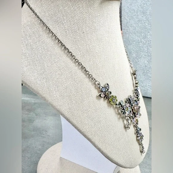 LA SOPHIA Bella Whimsical Antique Silver Rhinestone Floral Statement Necklace - Picture 3 of 5